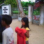 Children are selling good everywhere there they might expect some tourists 2